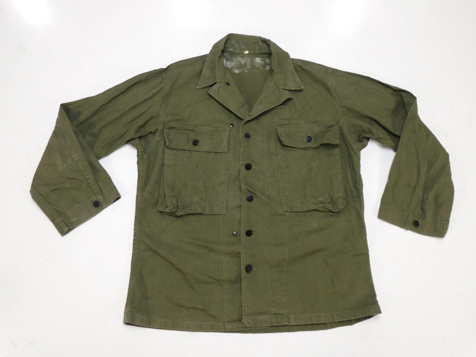 WWII Named US Army HBT M-1943 Fatigue Jacket 40 R Tack Buttons Herringbone Twill