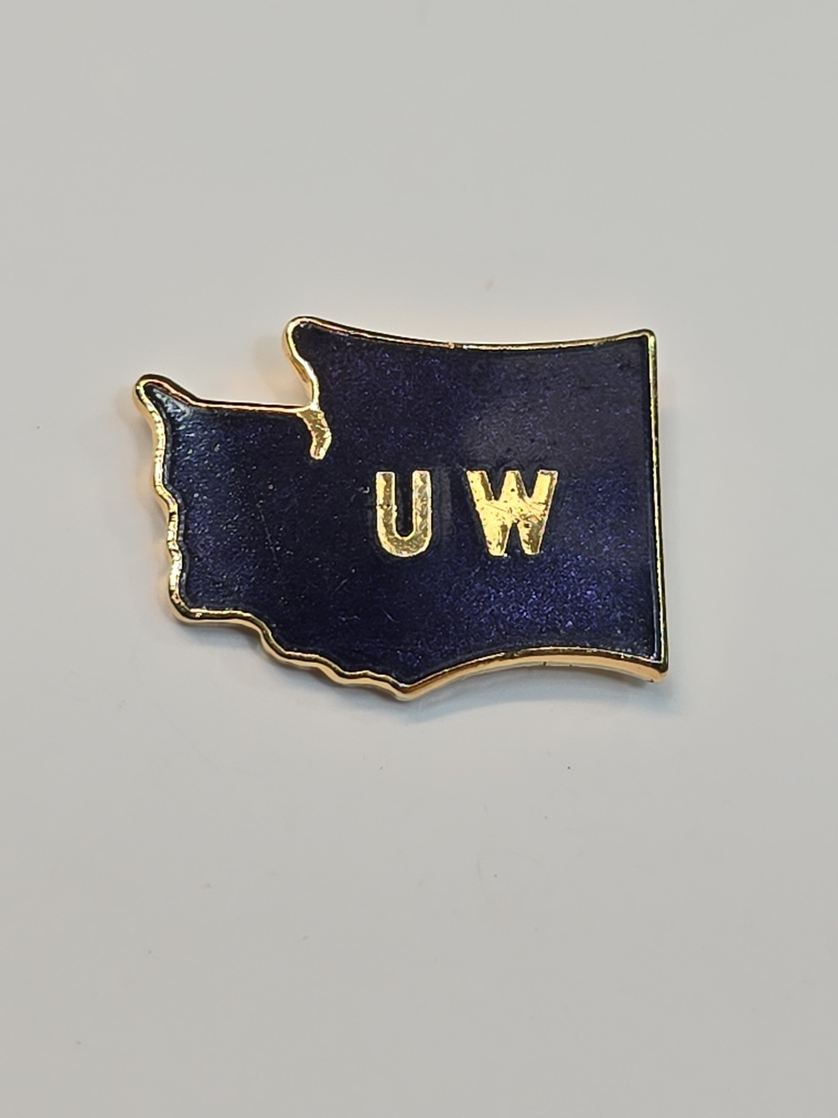 UW University of Washington Lapel Pin Seattle Blue & Gold Colors Go Huskies
