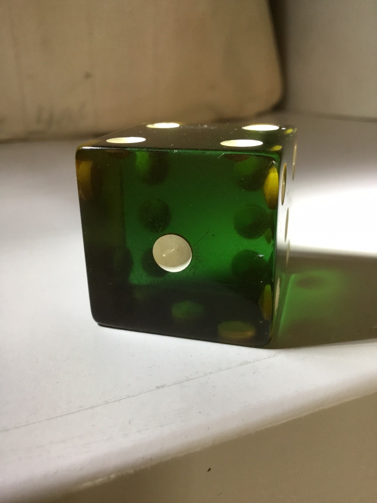Vintage Green Apple Juice Jumbo Single Dice Die Bakelite Lucite 1-1/4”