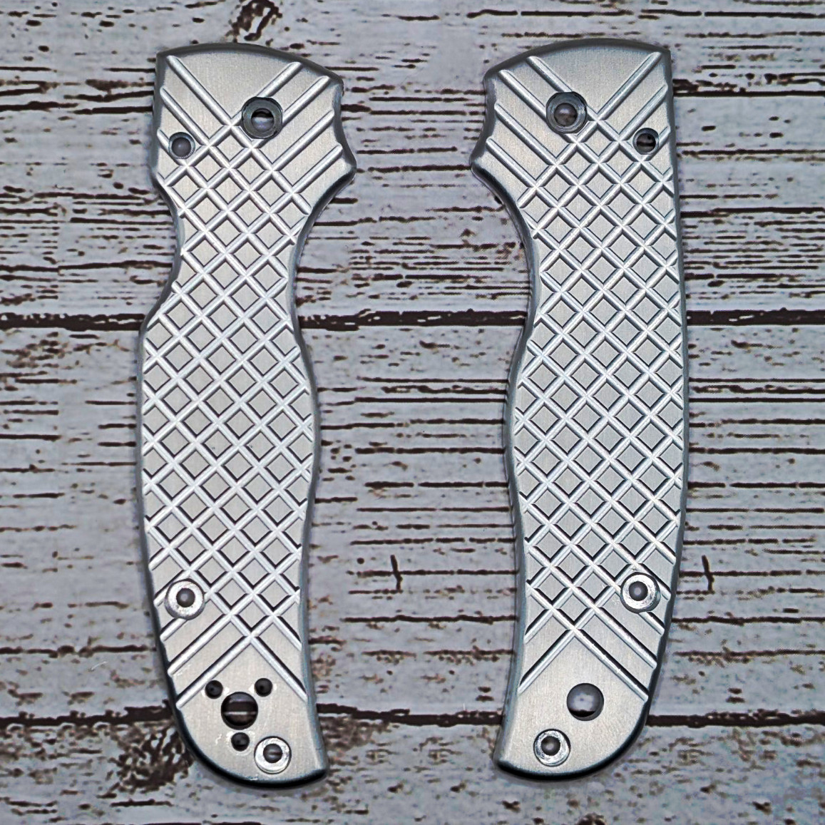 Meton Boss aluminum scales for Spyderco Shaman