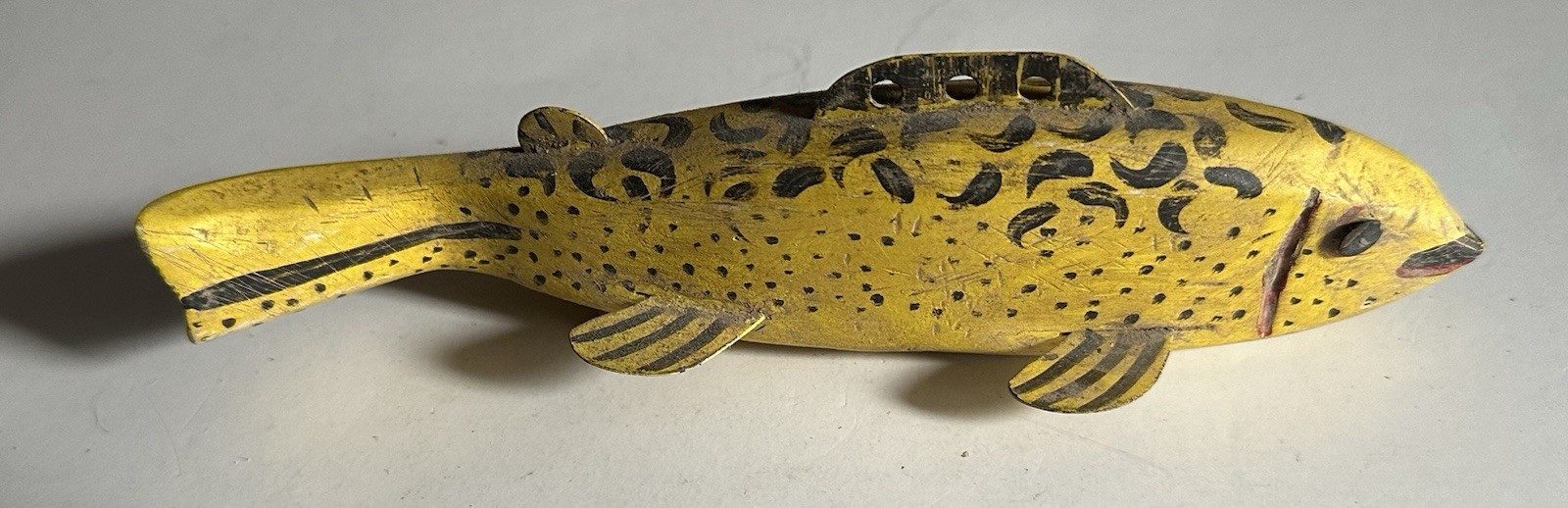 VINTAGE HAND PAINTED WOOD DECOY FISH FIGURINE DECOR 7” LONG 1.5\ VINTAGE HAND PAINTED WOOD DECOY FISH FIGURINE DECOR 7” LONG 1.5\
