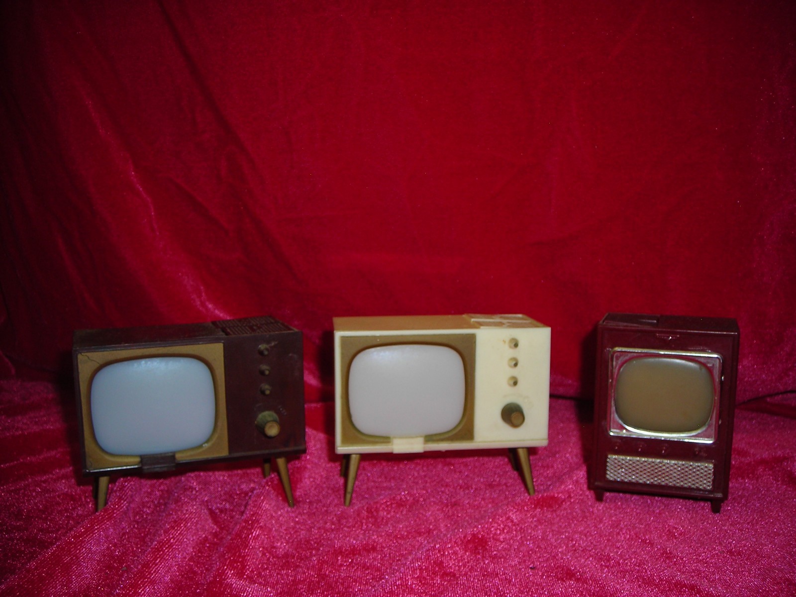 Vintage Salt and Pepper shakers TV Console