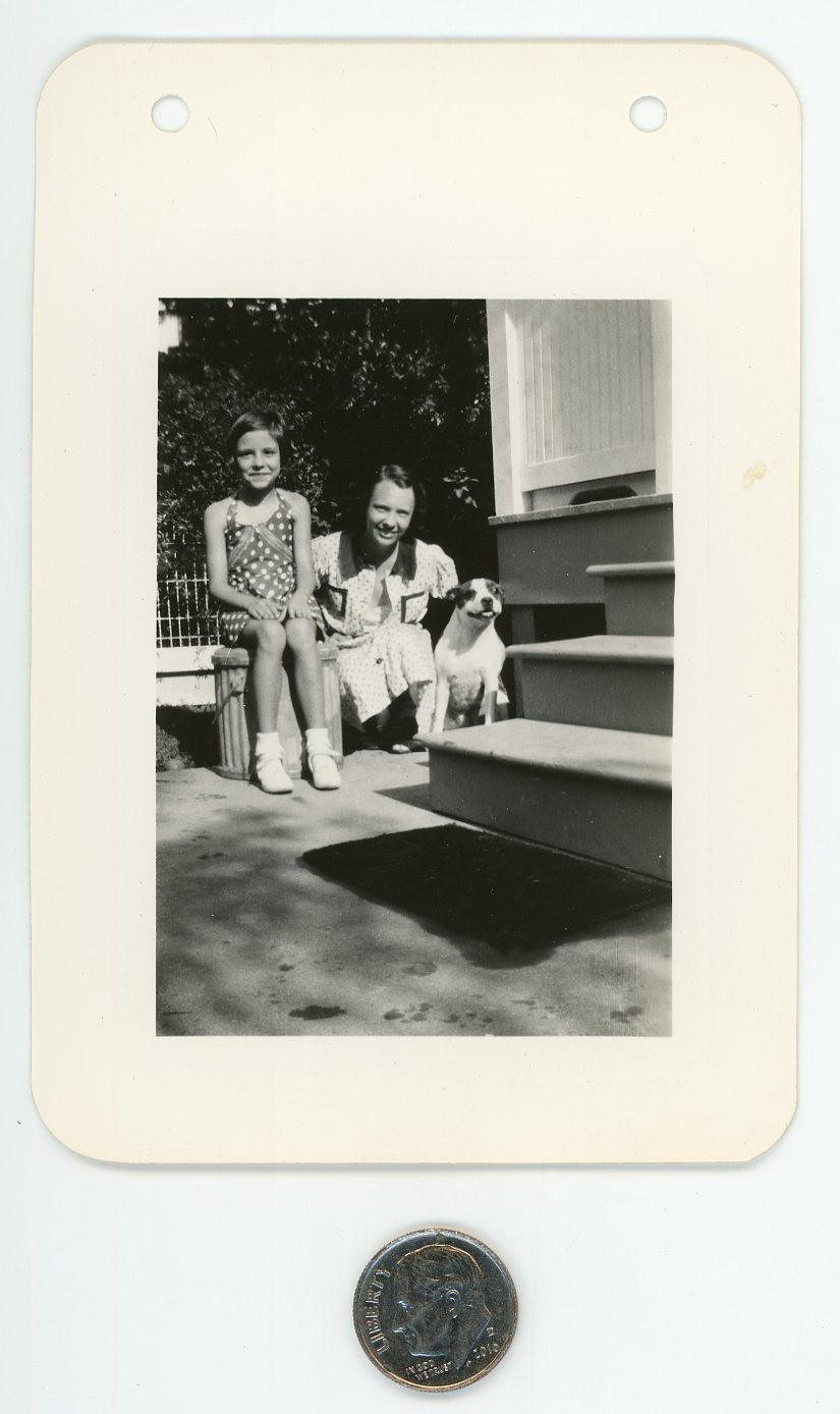 Vintage 1940\'s mini photo / He\'s a HAPPY DOG  Teen Girl & Sister Smiling PUPPY