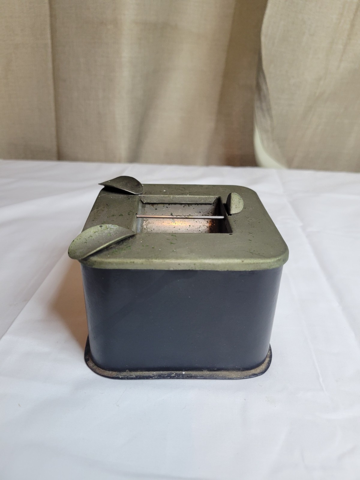 Rare Vintage Sani-Tray Chrome and Black Tin Square Tobacco Cigarette Cigar Rare Vintage Sani-Tray Chrome and Black Tin Square Tobacco Cigarette Cigar