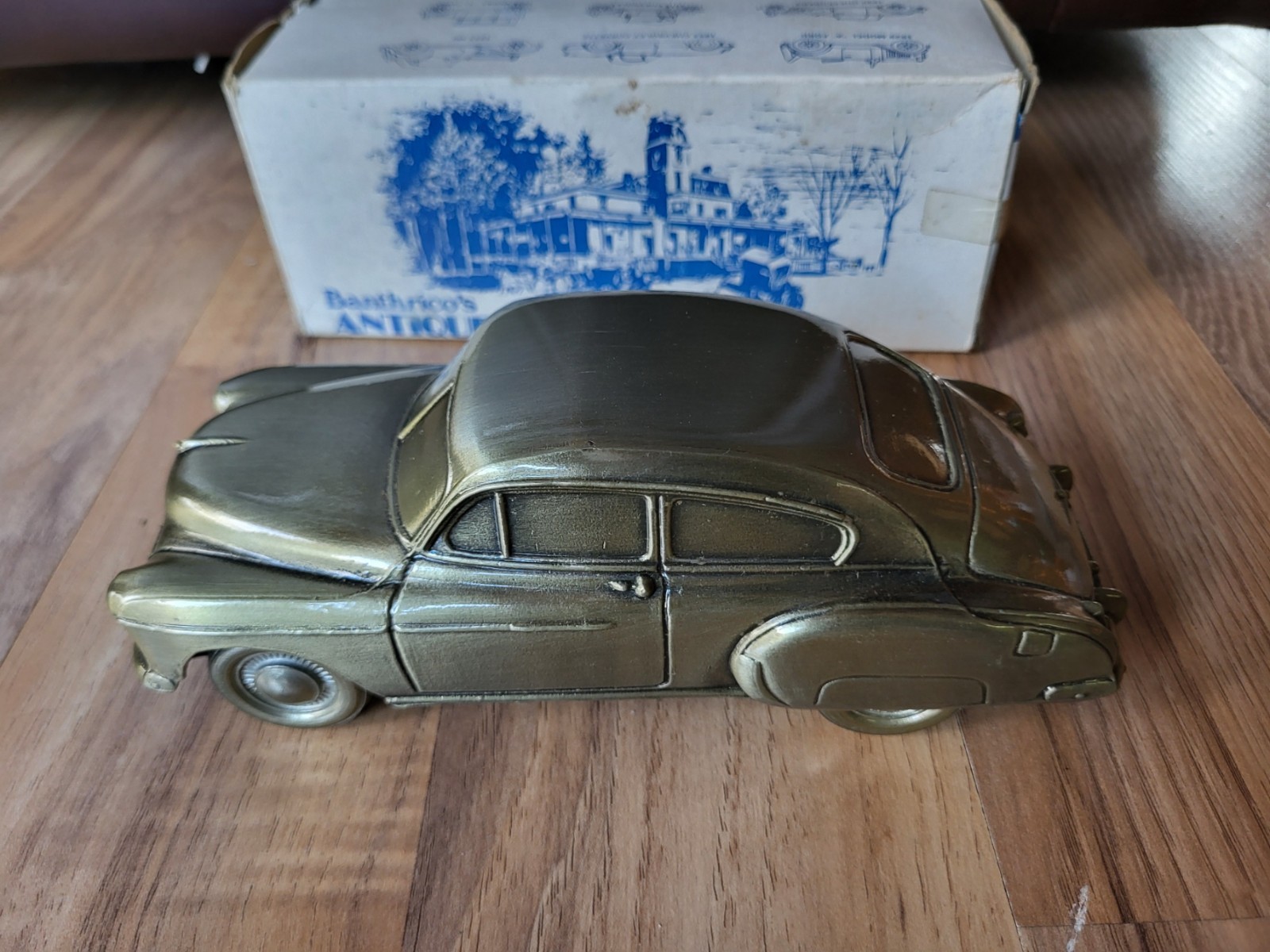 Vintage 1974 Banthrico\'s Antique Auto 1950\'s Chevrolet Fleetline Coin Bank