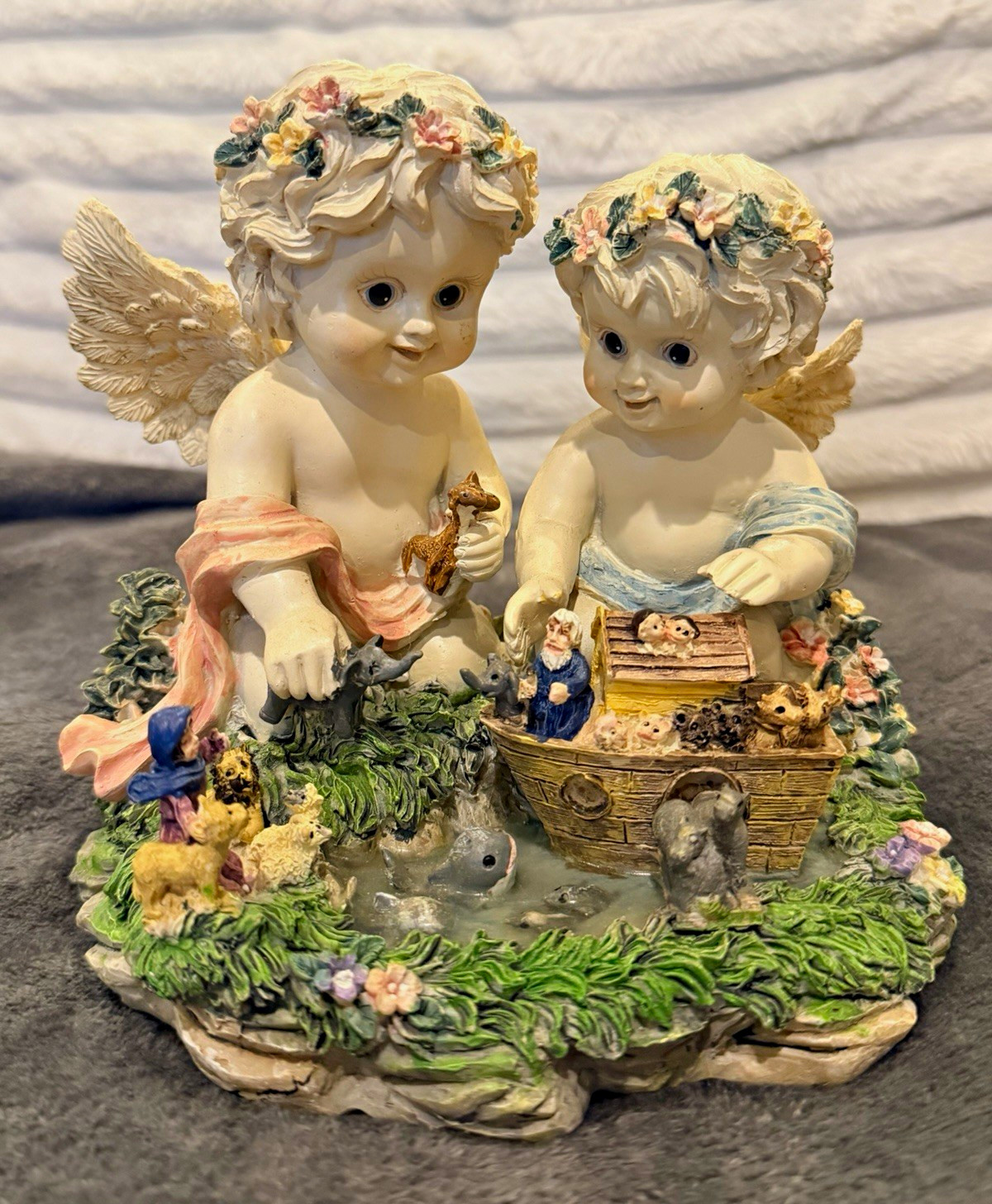 Classic Treasures Musical Twin Cherub Angel Resin Sculpture Figurine w/ Box