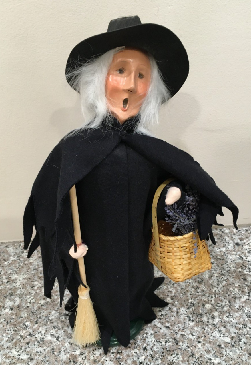 Byers Choice Carolers 2013 Halloween Witch w/Black Cape & Basket of Herbs
