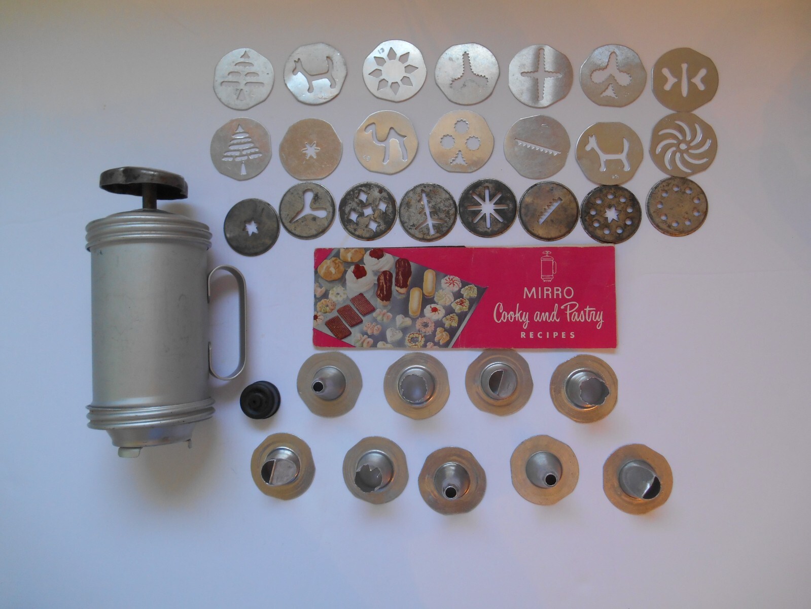 Vintage Mirro Cookie and Pastry Set Recipe Book 22 Plates 9 Tips Aluminum Press