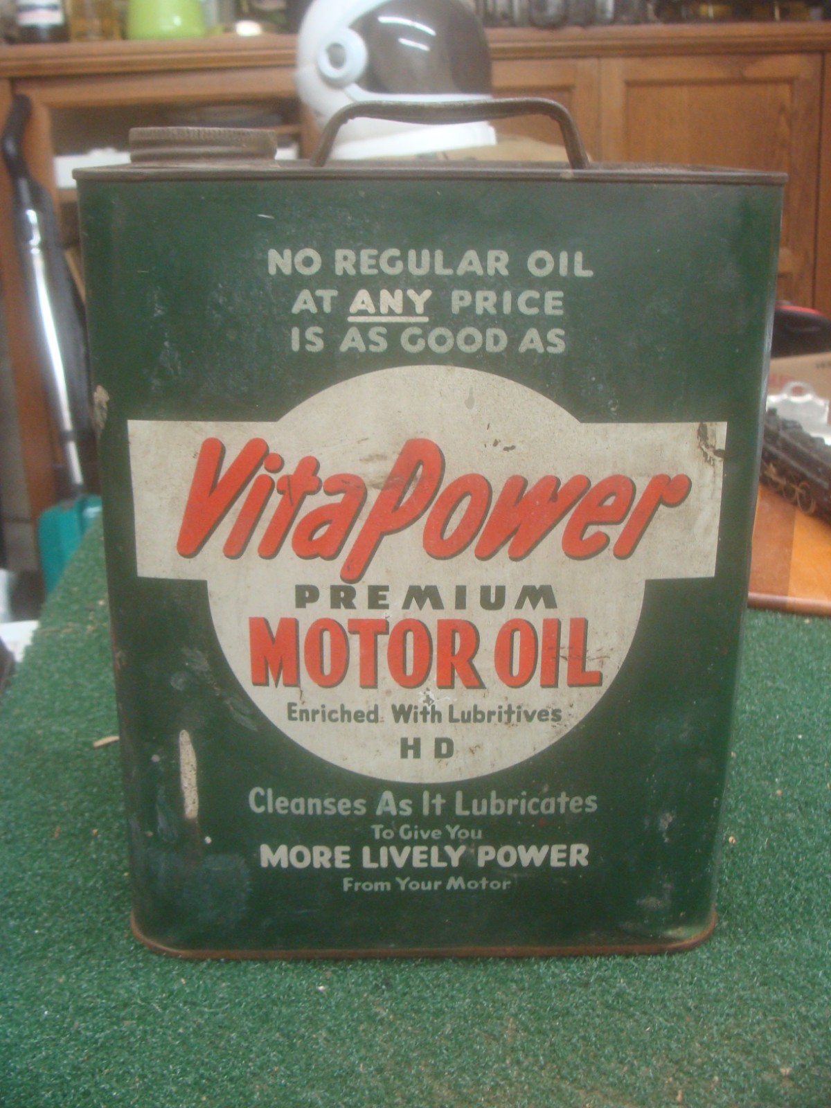 Vintage early VITAPOWER motor oil 2 GALLON can WESTERN AUTO made in USA Vintage early VITAPOWER motor oil 2 GALLON can WESTERN AUTO made in USA