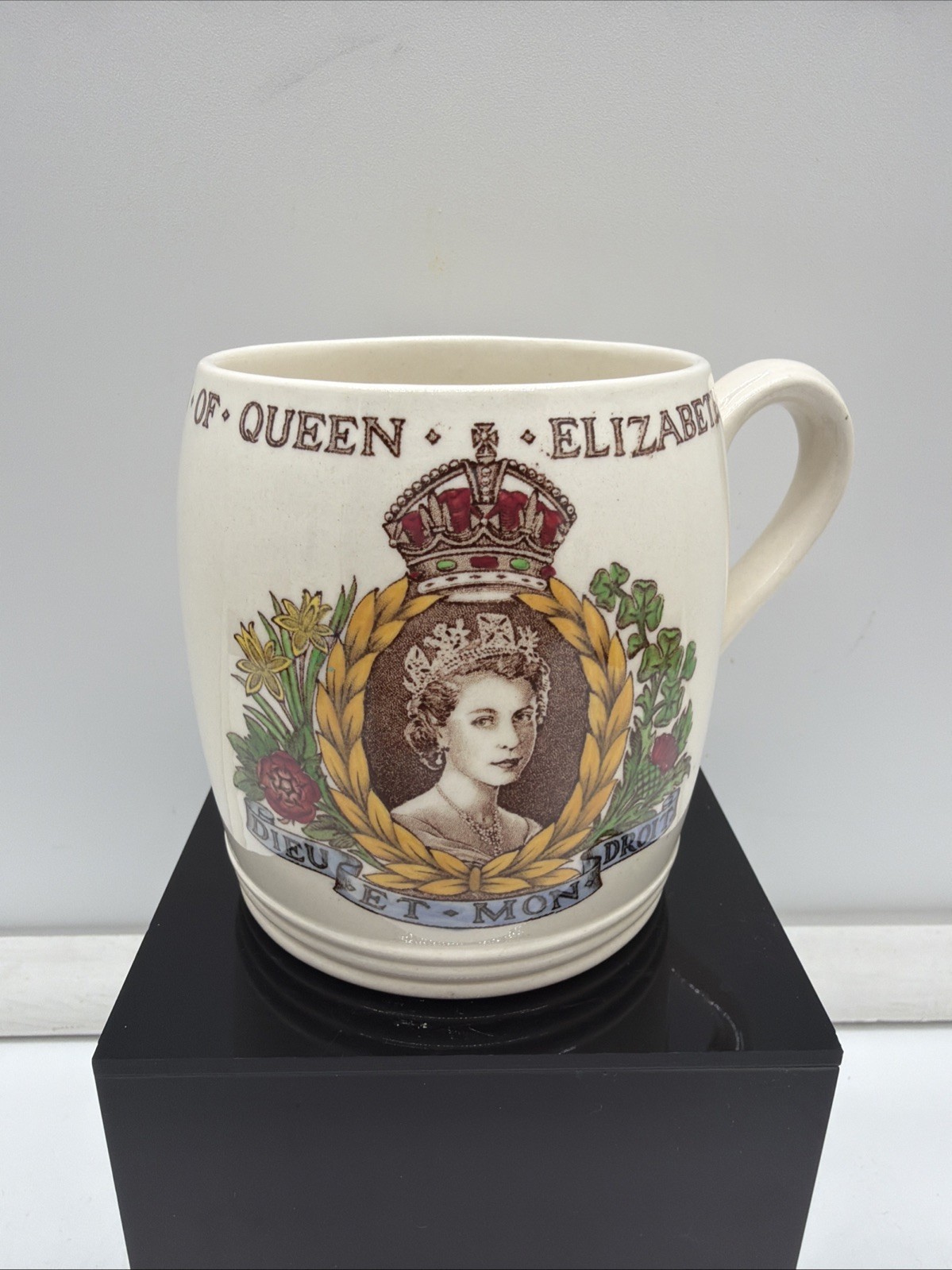 Vintage Queen Elizabeth II 1953 Coronation Copeland Spode England Tea/Coffee Mug Vintage Queen Elizabeth II 1953 Coronation Copeland Spode England Tea/Coffee Mug