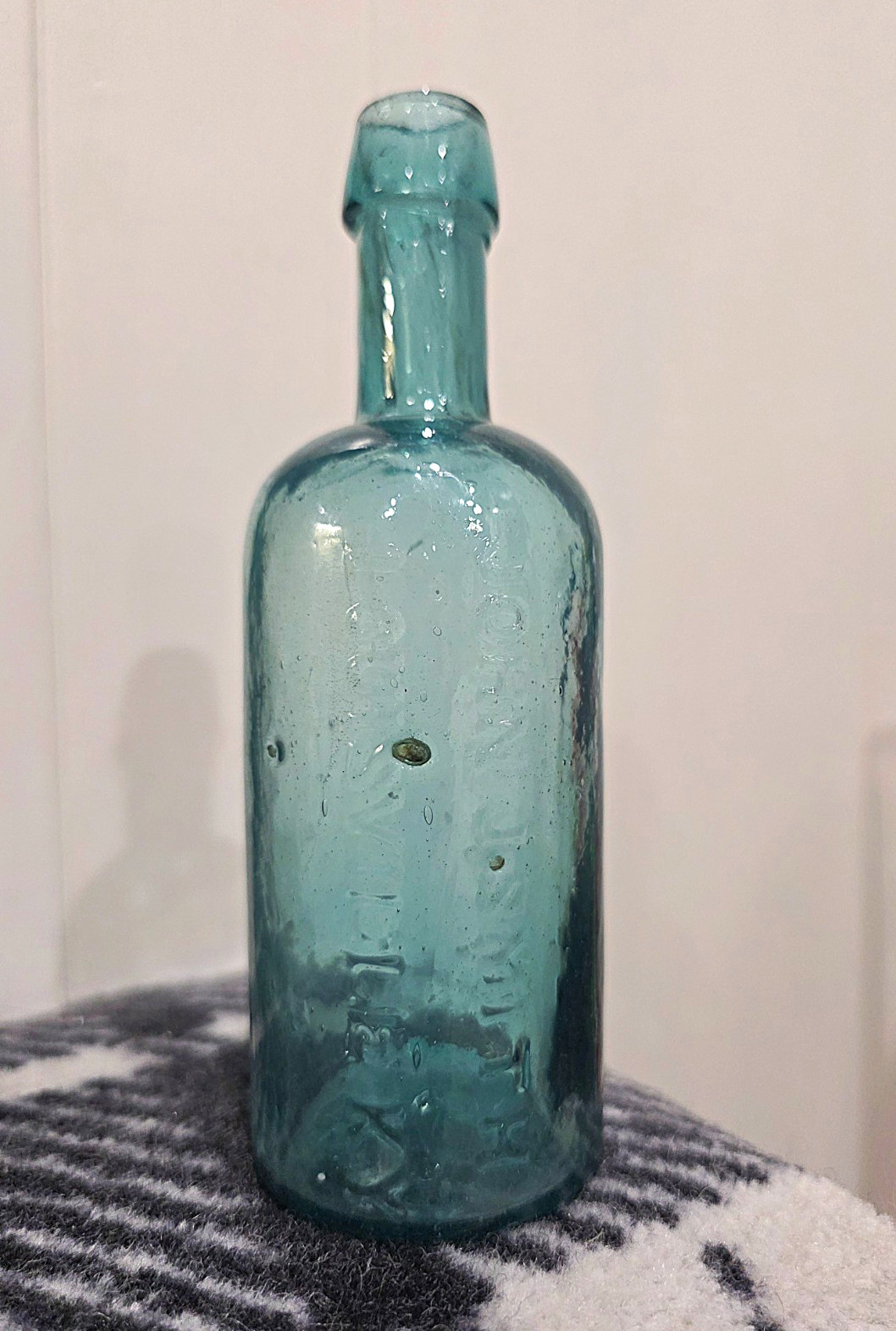 LOUISVILLE, KY, Early Crude, Pontil TEAL Medicine, JOHN J. SMITH, Louisville, Ky