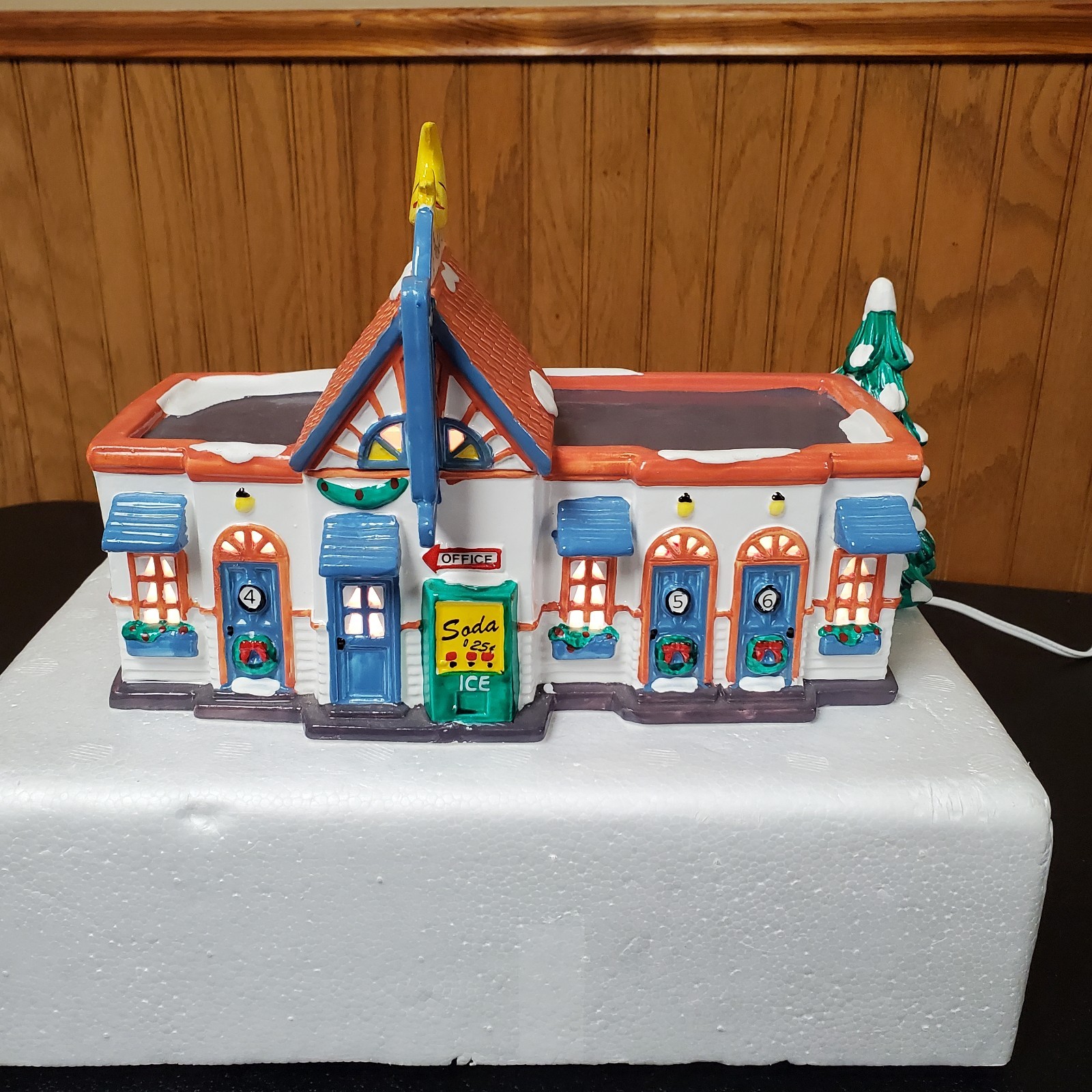 Department 56 The Original Snow Village The Honeymooner Motel Building #54011 Department 56 The Original Snow Village The Honeymooner Motel Building #54011