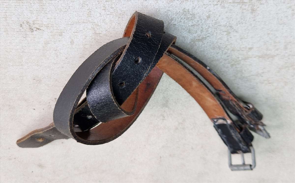 WW2 Pair of German 1942 Amsterdam Leather straps WW2 Pair of German 1942 Amsterdam Leather straps