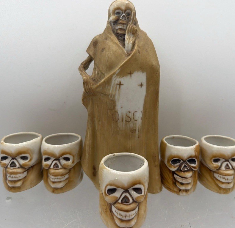Vintage Mid Century Grim Reaper Poison Skull Decanter Bar Set With 5 Cups (EY) Vintage Mid Century Grim Reaper Poison Skull Decanter Bar Set With 5 Cups (EY)