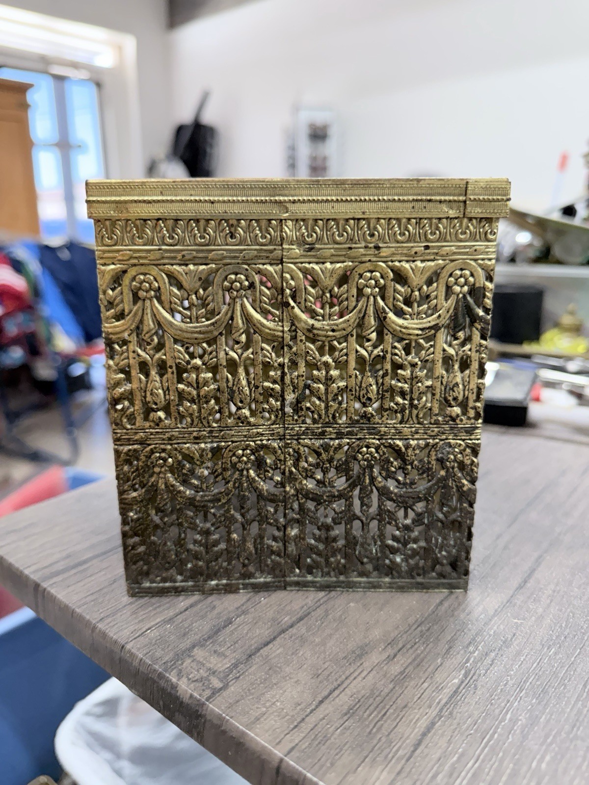 Vintage Hollywood Regency Gold Tone Filigree Vanity Ornate Square Tissue Cover