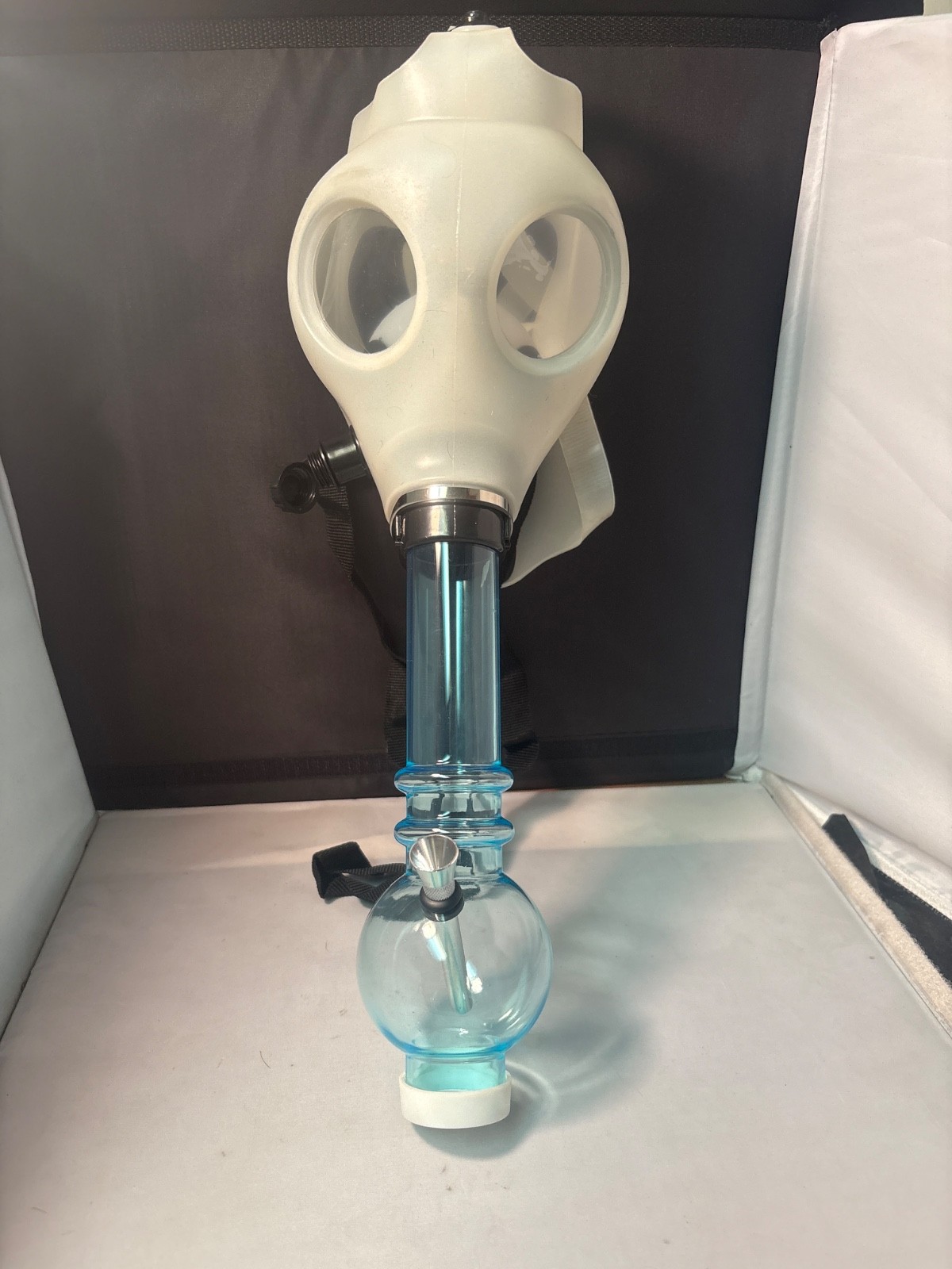 Gas Mask Bong Hookah Smoking - BONG ( GLOW)