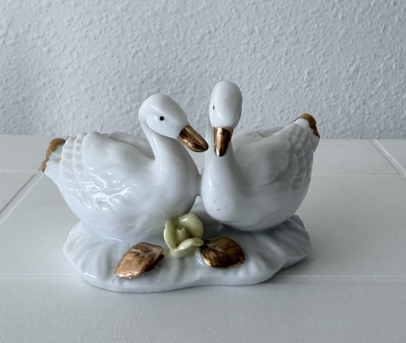 Vtg 1987 Lefton China Nest Egg Collection Swans Doves Rose Figurine 06302 Gold
