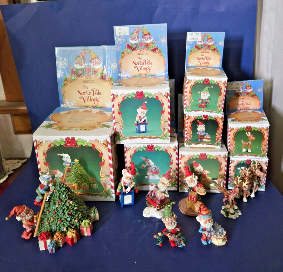 Enesco The North Pole Village Set Sammy Ollie Blitzen Fletcher Beamer Comet