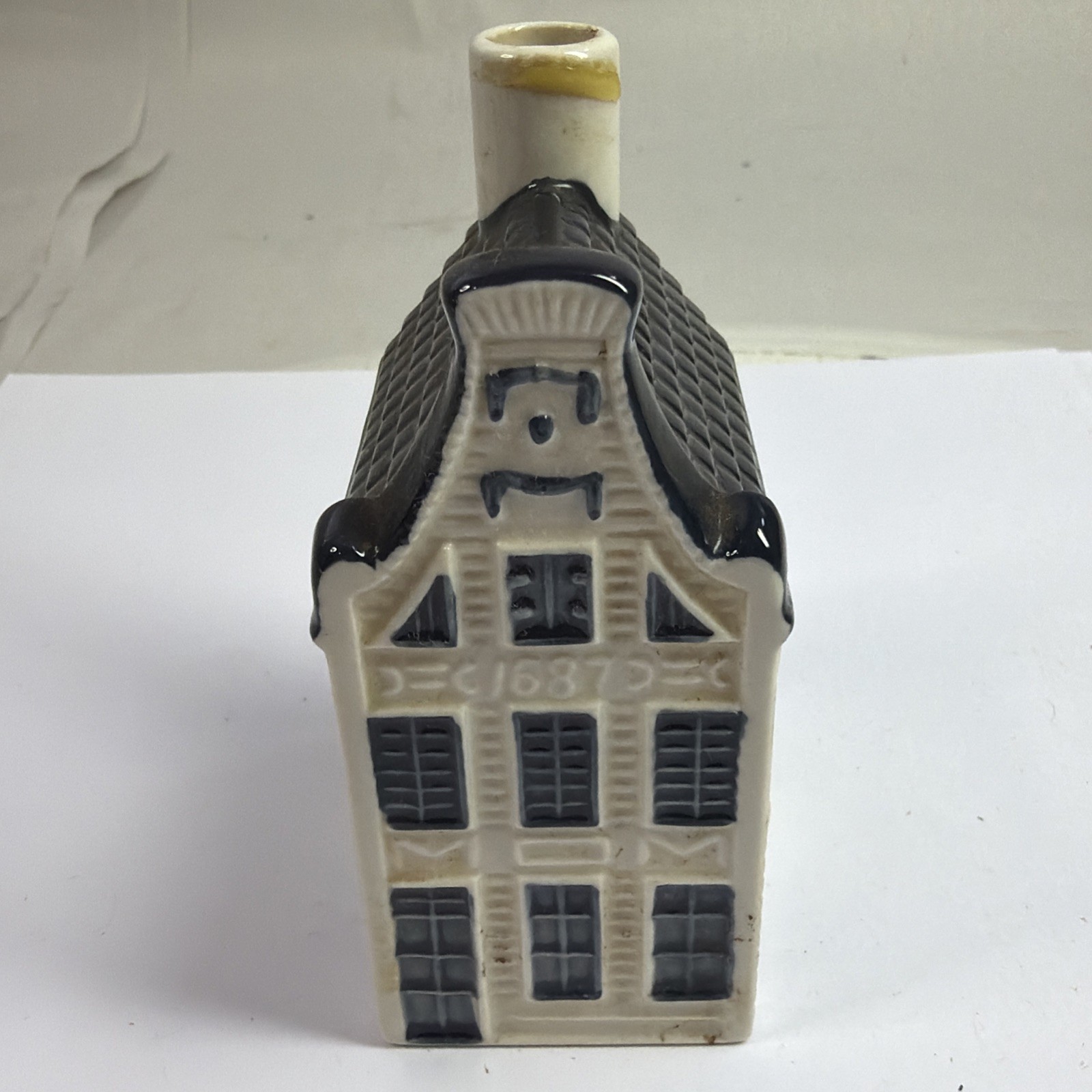 KLM Bols Blue Delft House #13 Empty Bottle KLM Bols Blue Delft House #13 Empty Bottle