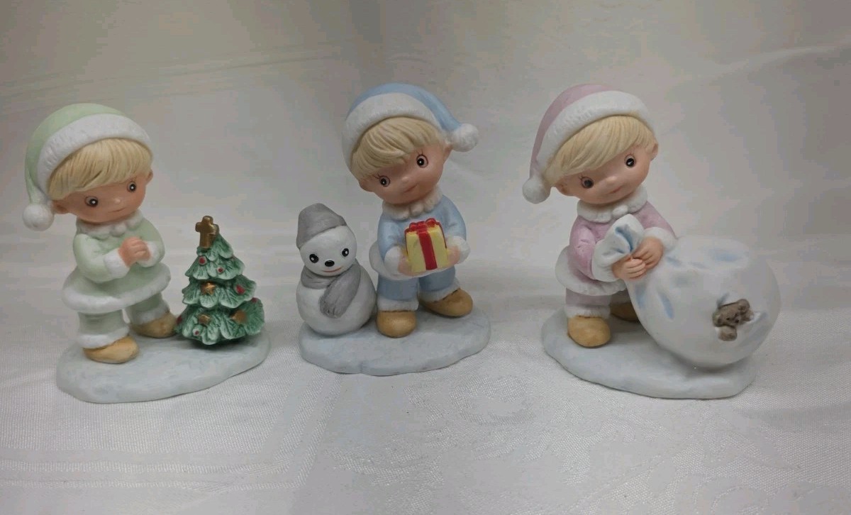 Vintage HOMCO Set of 3 CHILDREN Porcelain Figurines Tree, Snowman, Toy Bag #5613