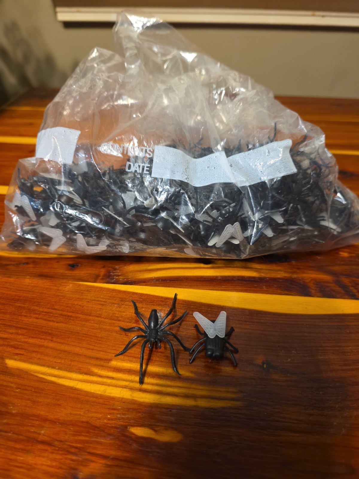 Bulk Lot of 174 Plastic Bugs: 159 Fake Houseflies & 15 Black Spiders Prank Toys