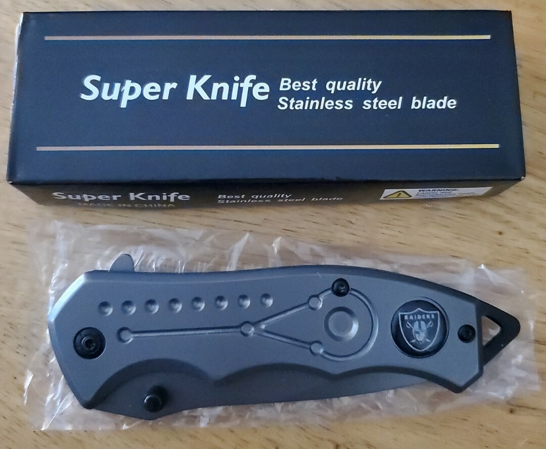 NFL RAIDERS Heavy Duty steel Spring Assisted Pocket Knife Gray NEW 