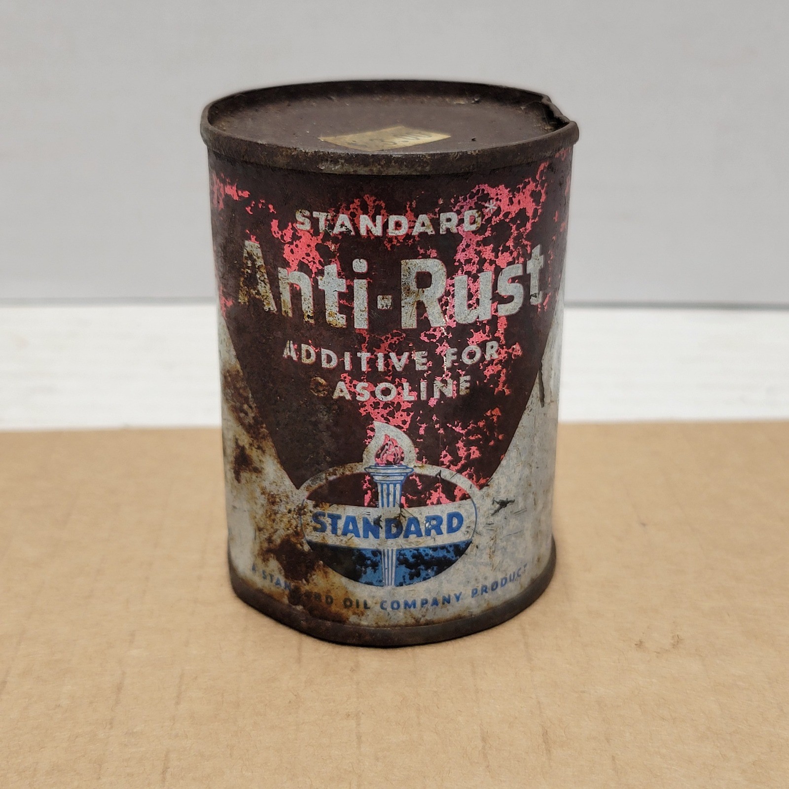 Vintage Standard Anti-Rust Additive Gasoline Tin Can 4oz Petroliana Standard Oil Vintage Standard Anti-Rust Additive Gasoline Tin Can 4oz Petroliana Standard Oil
