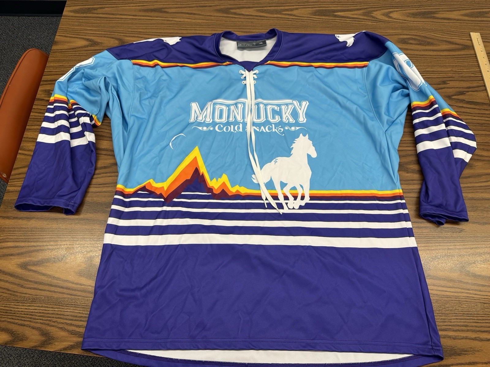 Montucky Cold Snacks Hockey Jersey  Mens 2XL Horse Beer Retro Mountain