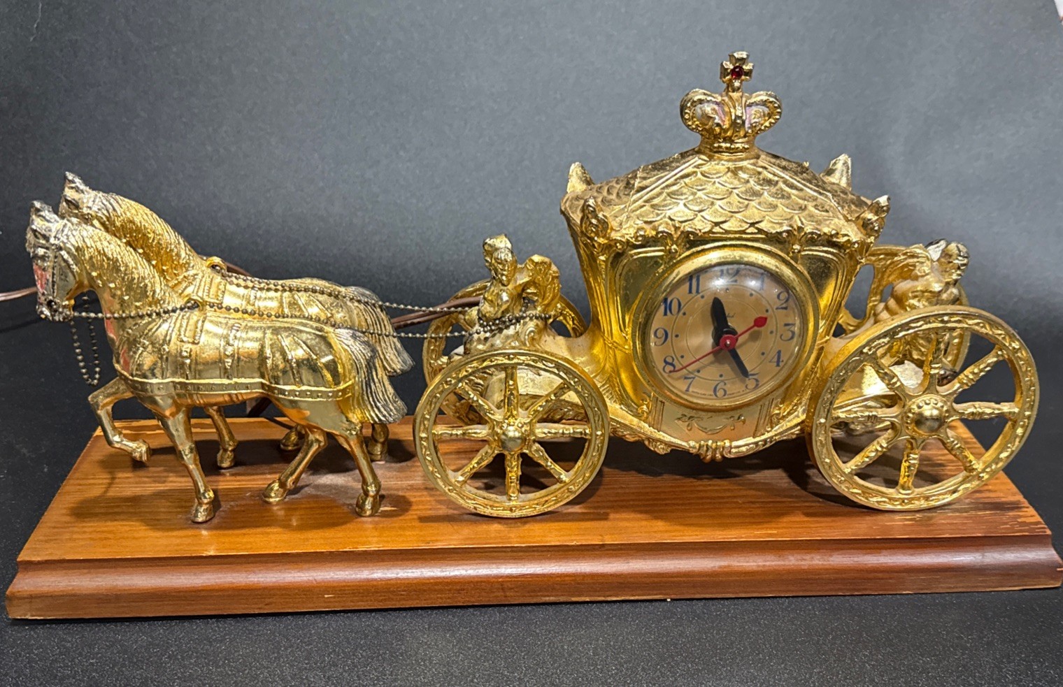 Cinderella Horse Carriage Gold Guilt Old Money Electric United Clock Statue