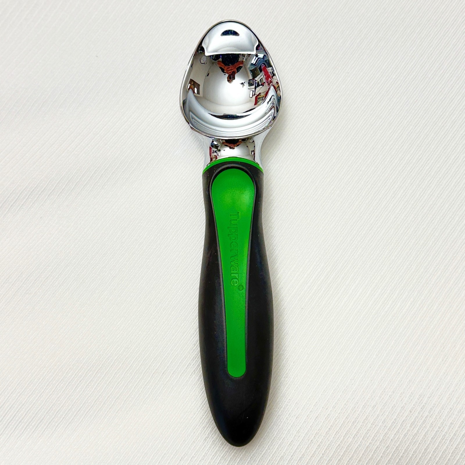 Tupperware® Ice Cream Scoop Easy Grip Scooper  Green NEW