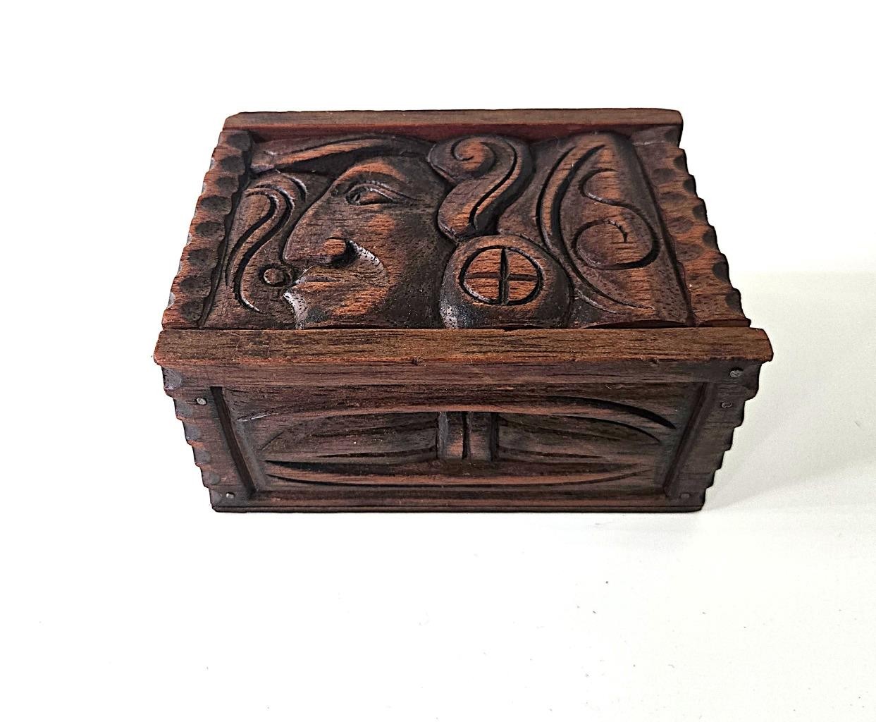Vintage MCM Hand Carved Wood Trinket Stash Box Abstract Face Folk Art