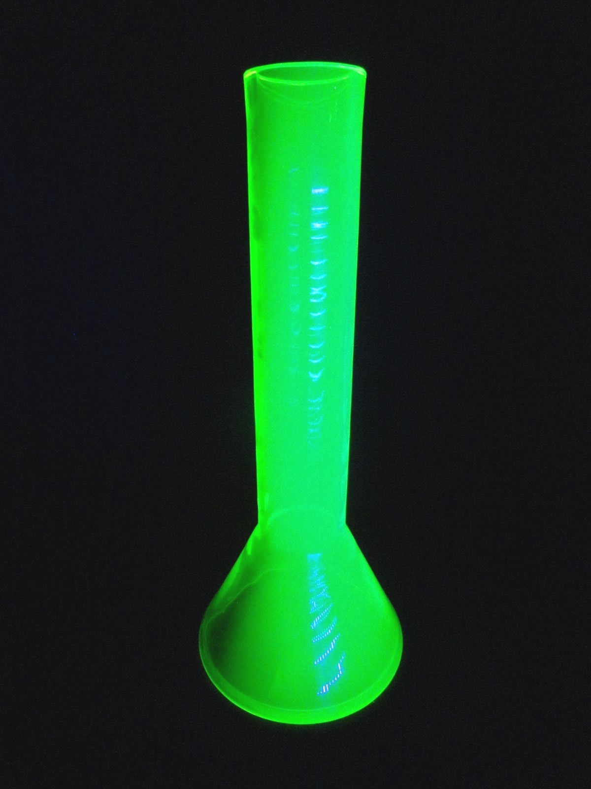 UV URANIUM GLASS - VASELINE GLASS - VASE - 15