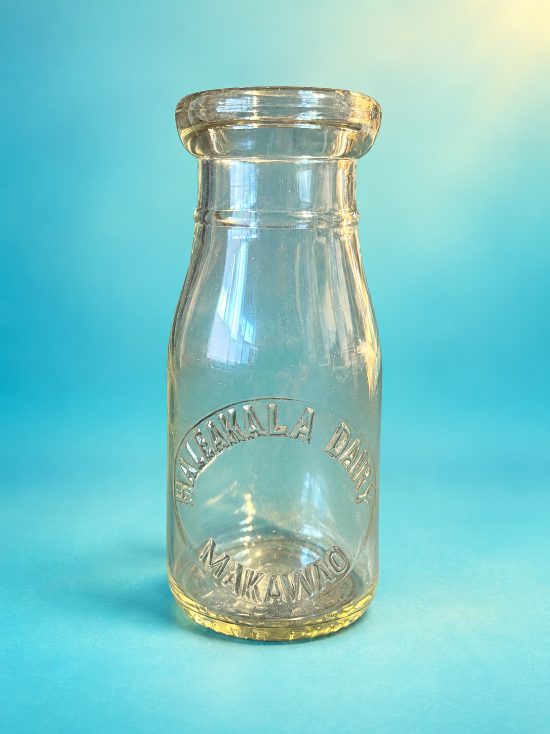Rare 1920s-30s Hawaiian Dairy Makawao Hawaii Embossed Milk Bottle Mint