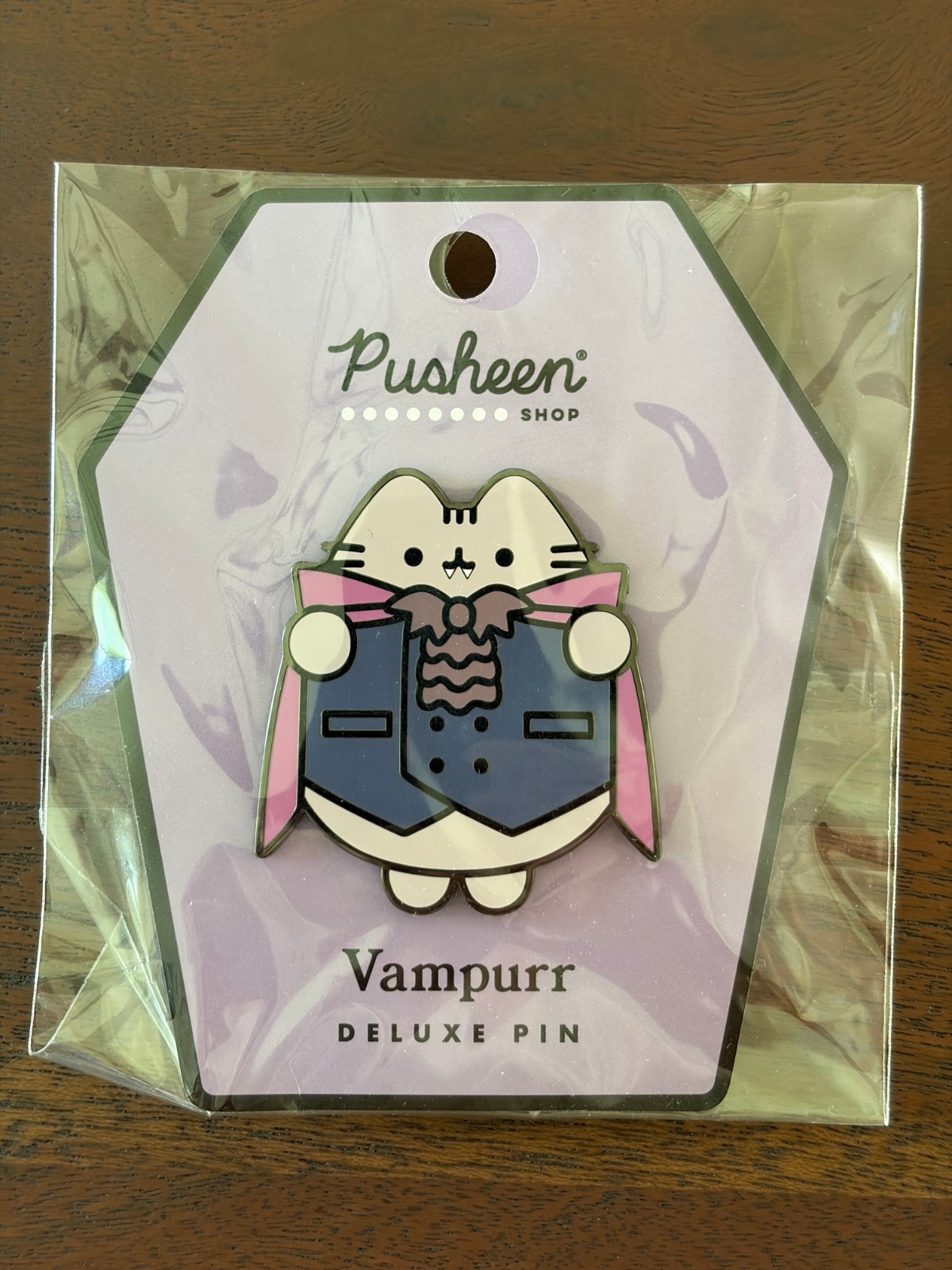 Pusheen Shop Exclusive Vampurr Deluxe Pin Limited Edition - NEW - Never Opened Pusheen Shop Exclusive Vampurr Deluxe Pin Limited Edition - NEW - Never Opened