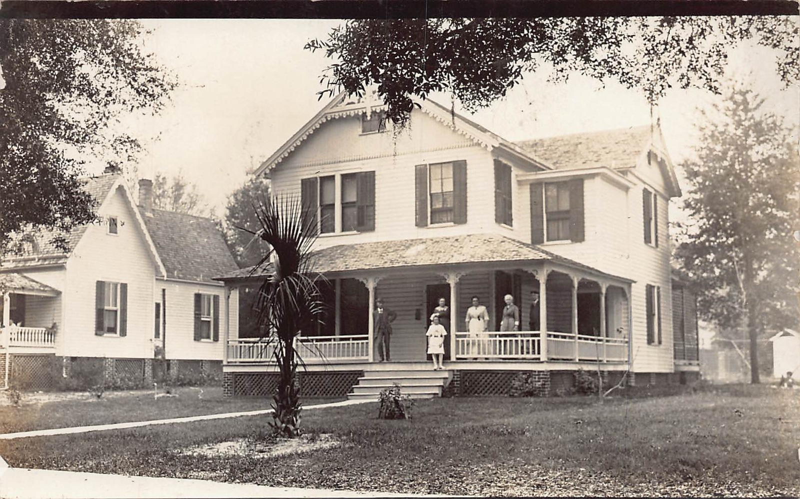 J79/ St Petersburg Florida RPPC Postcard c1910 Home Residence Family 115