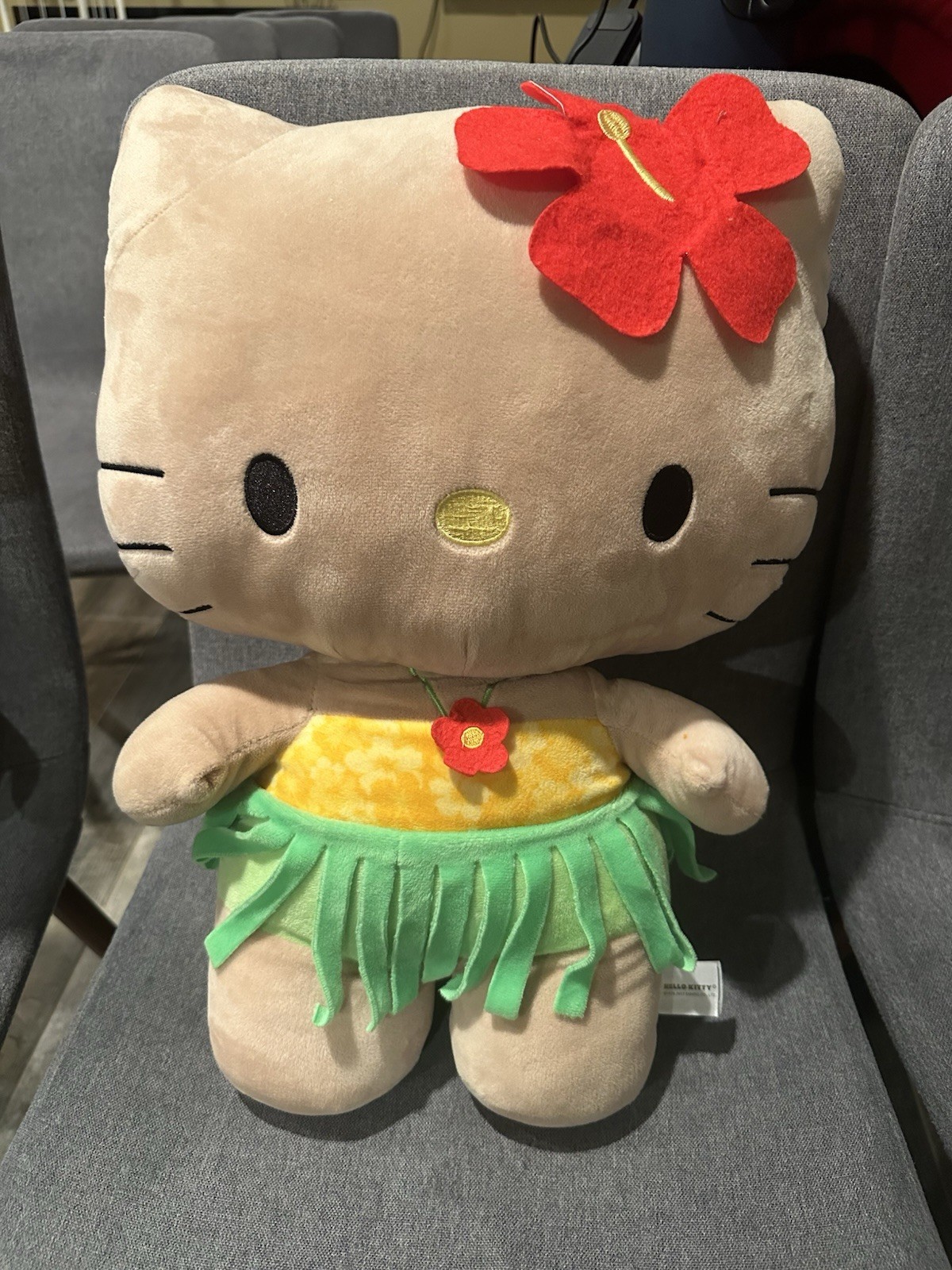 Rare Hello Kitty Sanrio Fiesta Tan Sun-Kissed Hawaiian Hula Plush 18”
