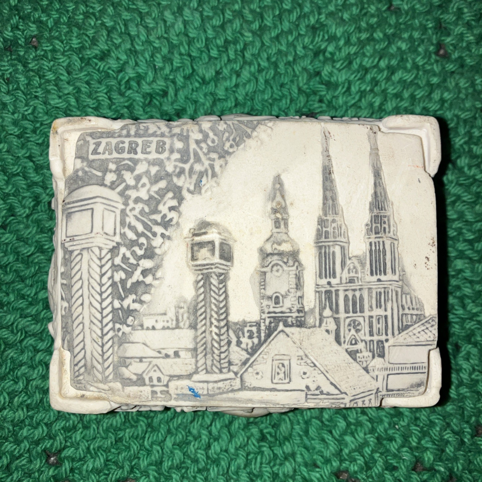 Vintage Hand Made In Croatia Trinket Box with Lid from Zagreb Croatia 3”