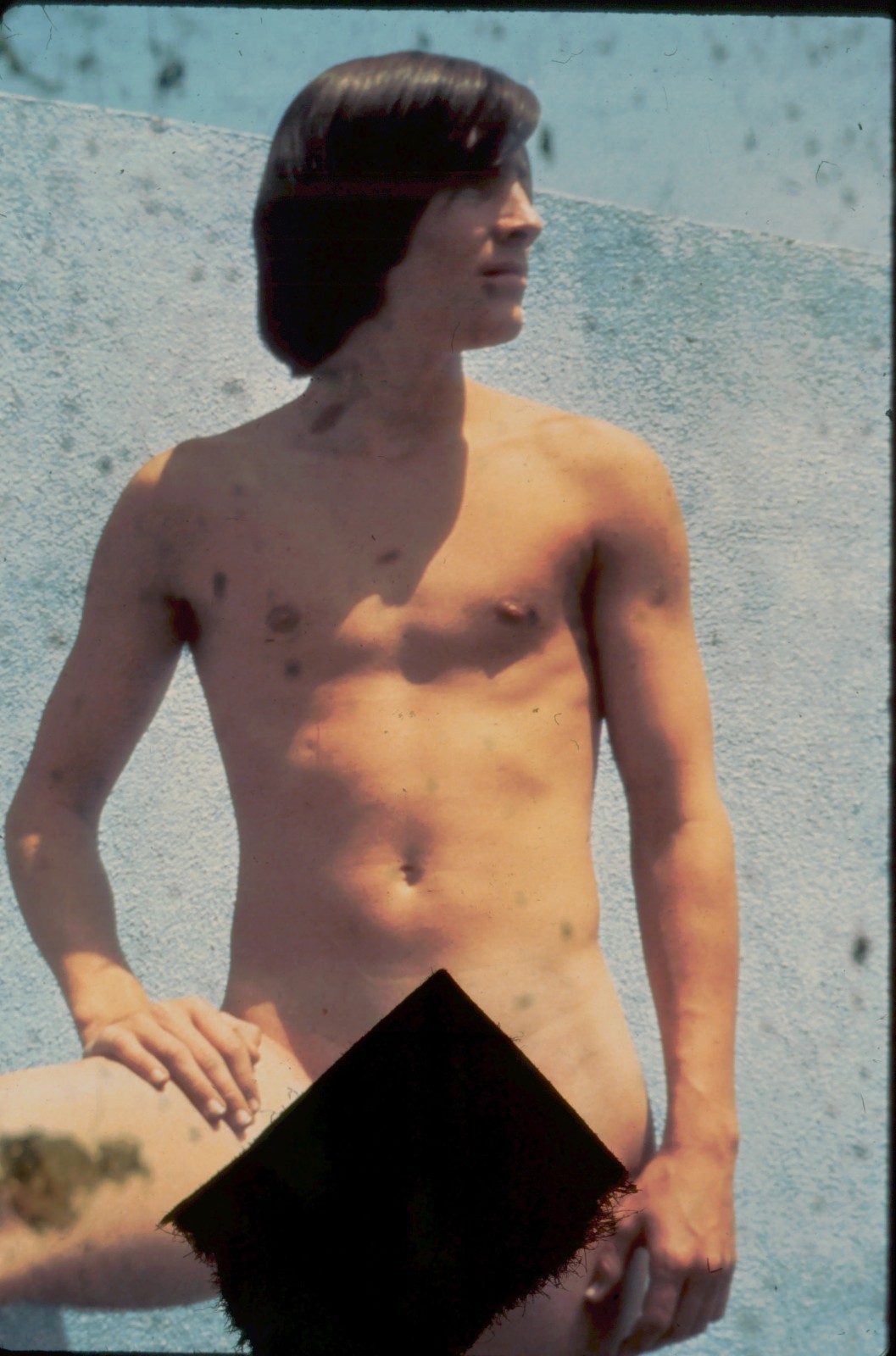 MALE - MODEL- GAY ART POSE -BY J BRIAN-1983 DATED  . 35MM  SLIDE TRANSPARENCY-