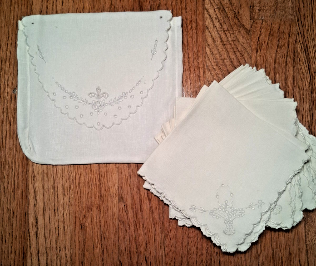 Set 12 Vintage Madeira Linen Hand Embroidered Cutwork Napkins & Storage Pouch #2 Set 12 Vintage Madeira Linen Hand Embroidered Cutwork Napkins & Storage Pouch #2