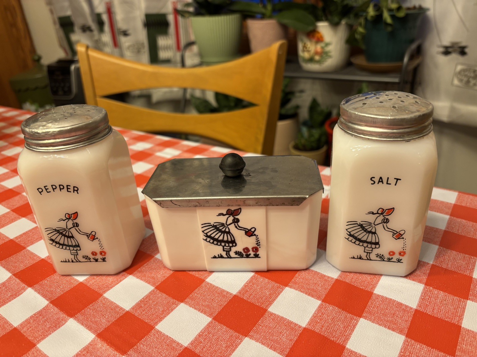 McKee Tipp City Grease Jar watering can  and shakers set rare