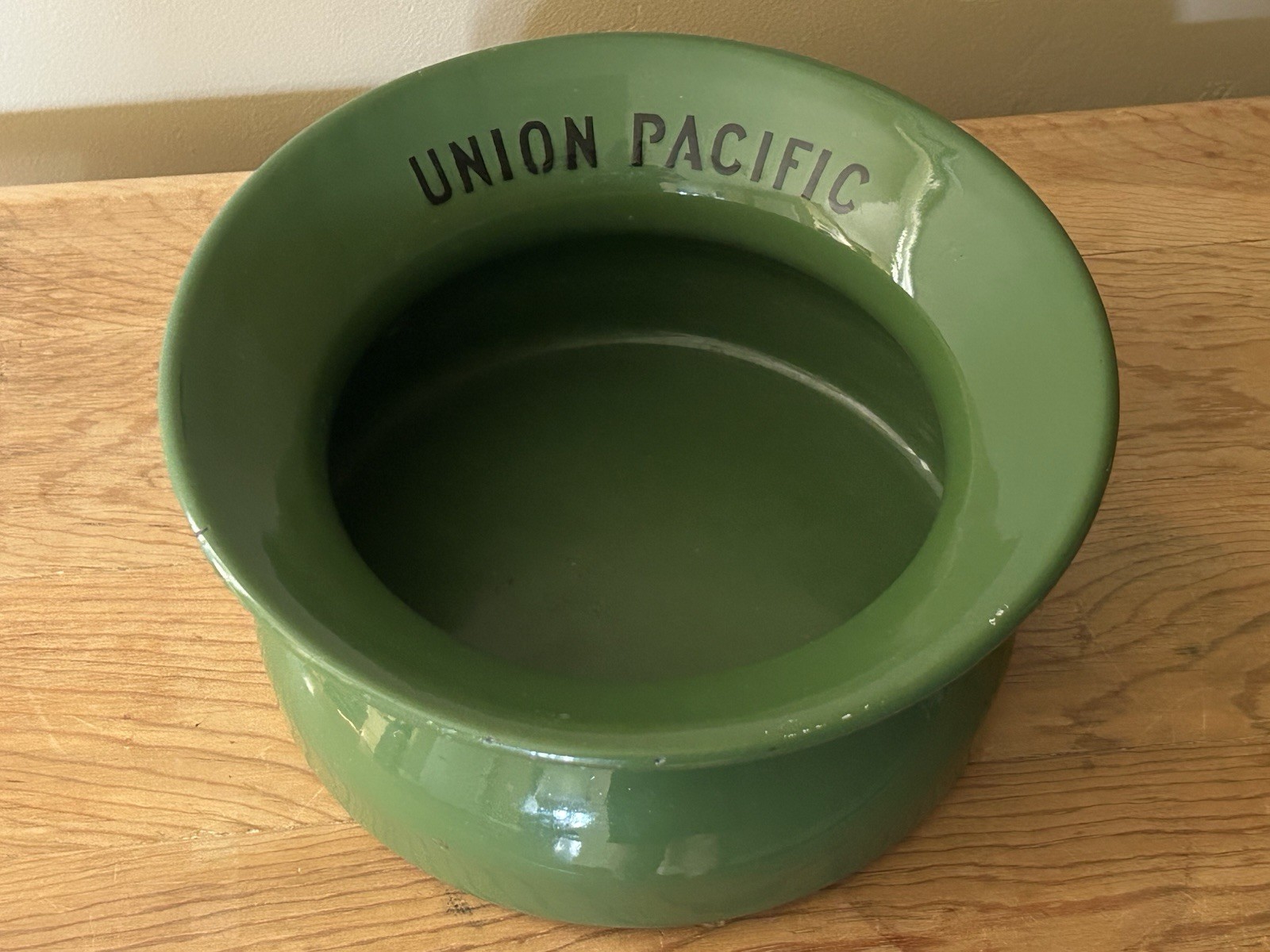 RARE Antique Union Pacific Green Enamel Spittoon 1920's to 1960's #990 - B56