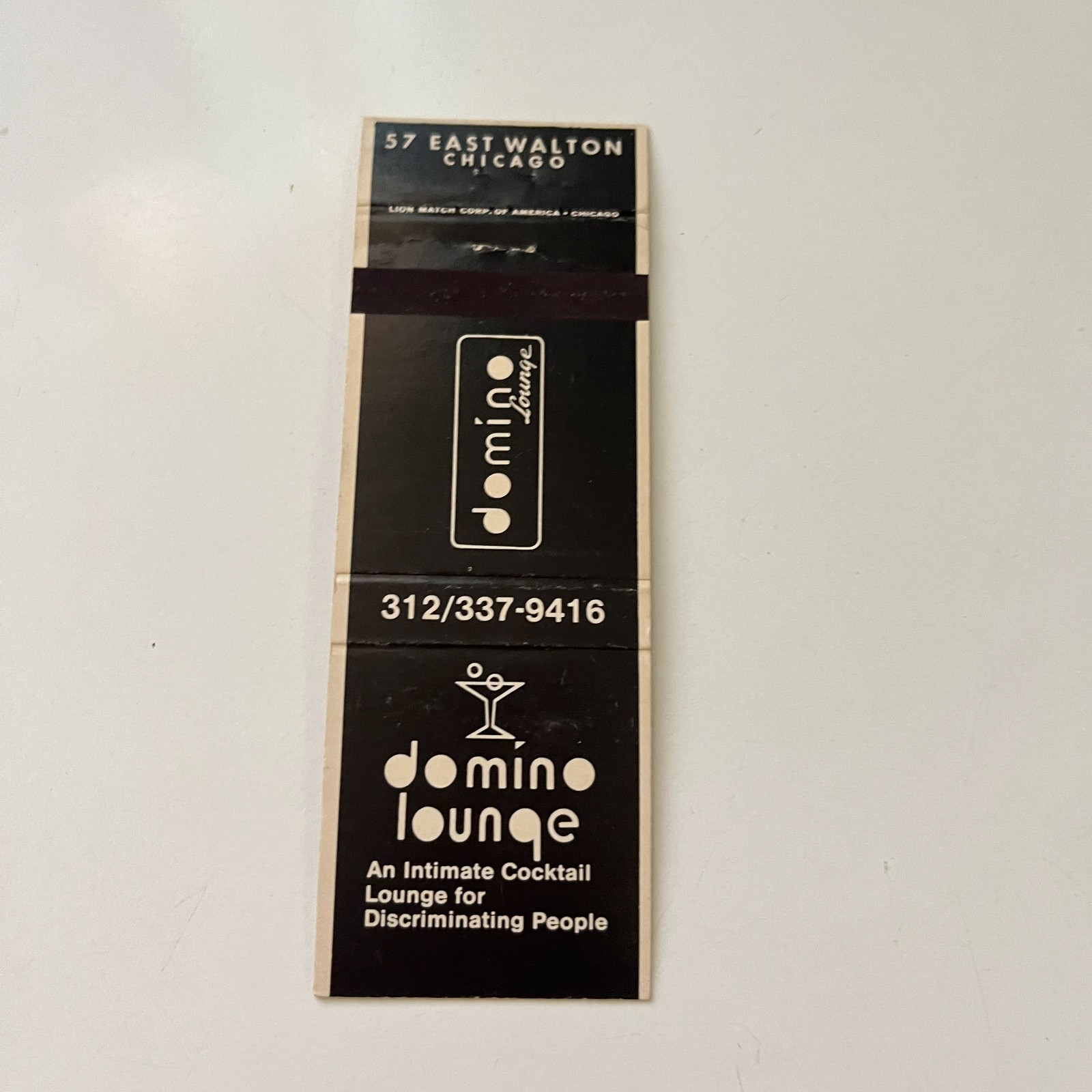 Domino Lounge Cocktail Lounge E Walton Chicago Vintage Matchbook Cover 4MB75-4