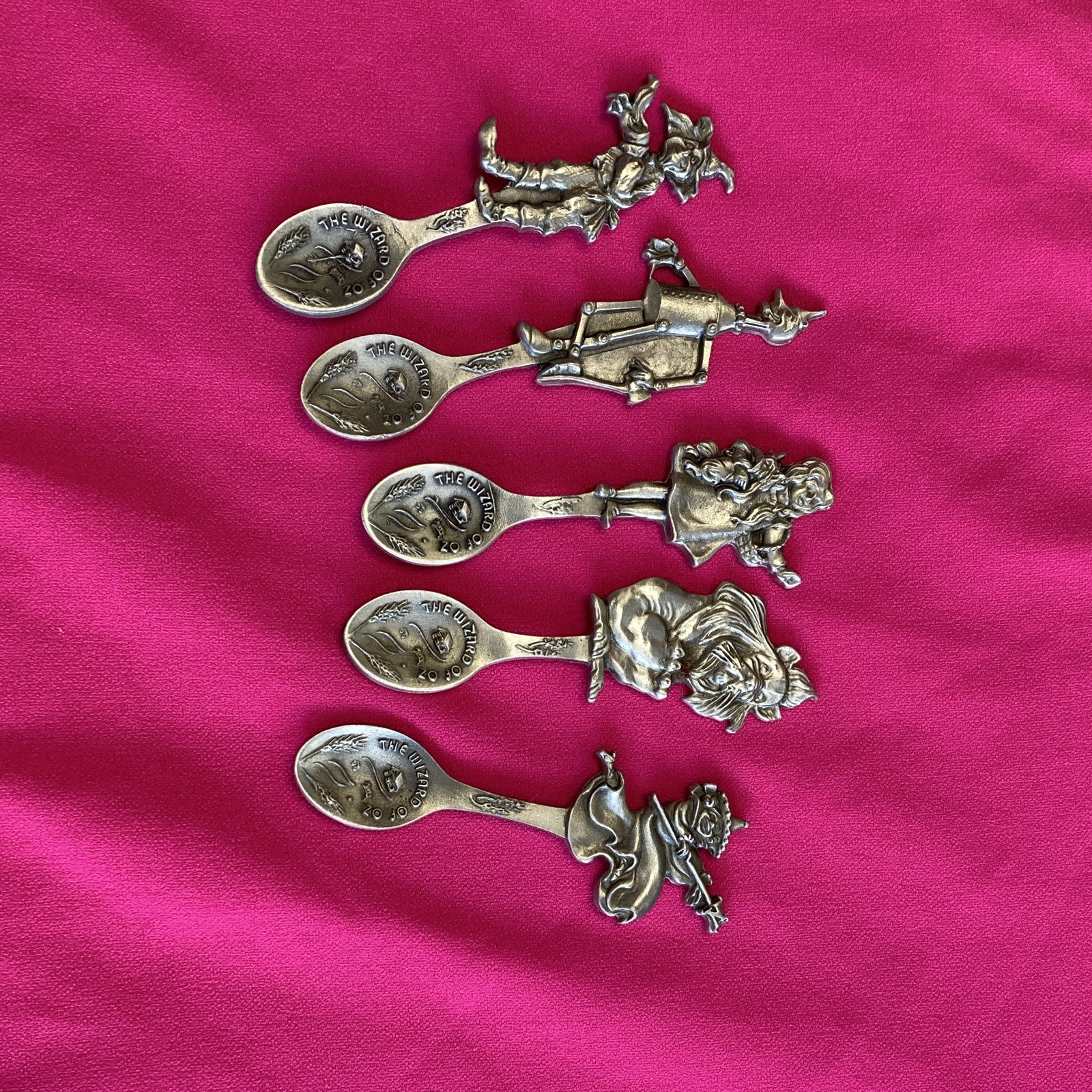 The Wizard of Oz 5pc Novelty Souvenir Spoon Set Silver Metal Collectible The Wizard of Oz 5pc Novelty Souvenir Spoon Set Silver Metal Collectible
