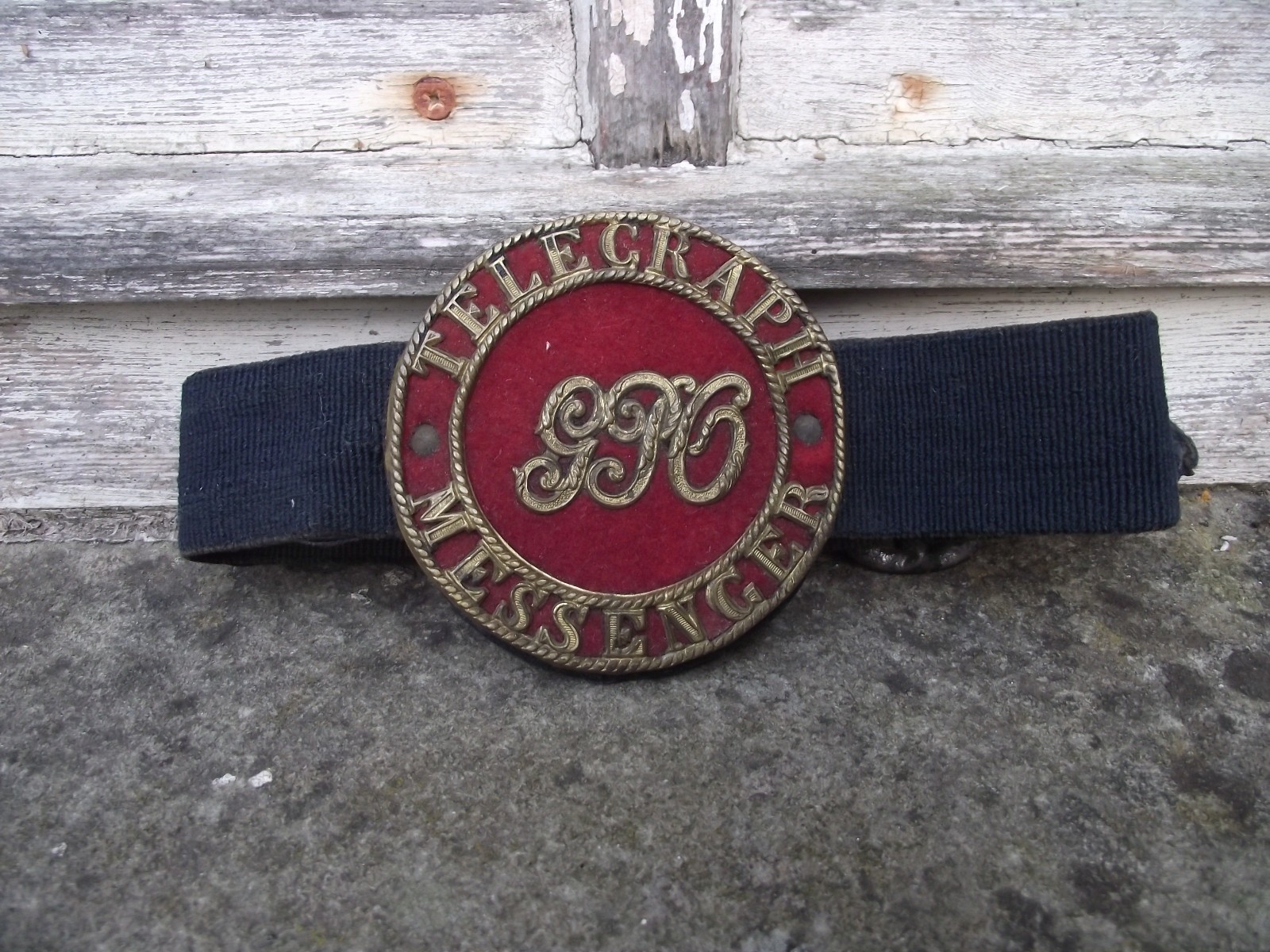 VINTAGE ANTIQUE GPO / GENERAL POST OFFICE TELEGRAPH MESSENGER  ARMBAND  BADGE
