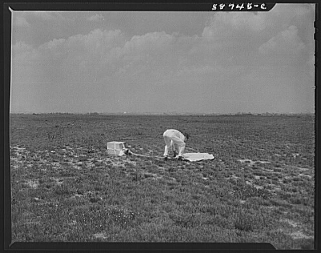 Photo:Farm Worker Field Testing Soil 1930s 1940s