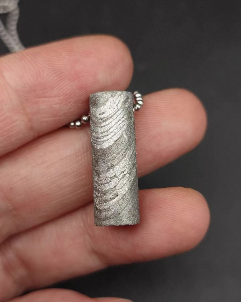 8g Aletai Iron Meteorite Slice carving cylinder Shape pendant 8g Aletai Iron Meteorite Slice carving cylinder Shape pendant