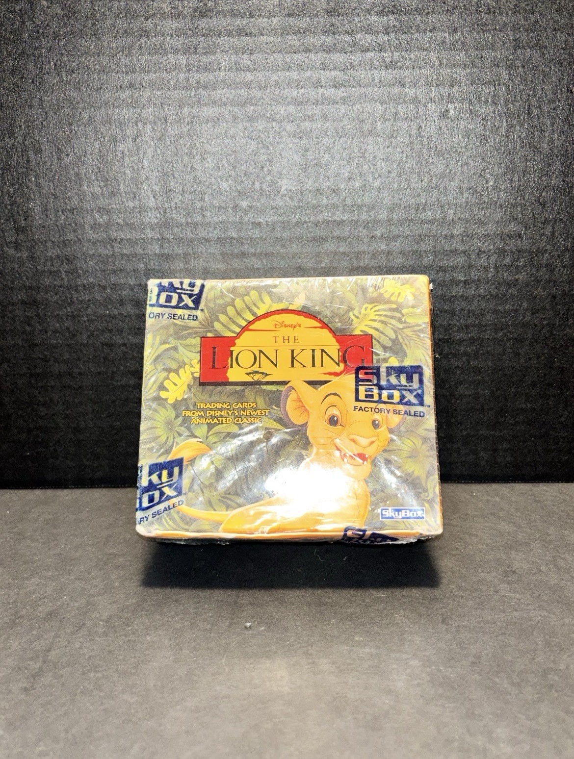 Factory Sealed 36 Pack Lion king Trading Cards, New. Factory Sealed 36 Pack Lion king Trading Cards, New.
