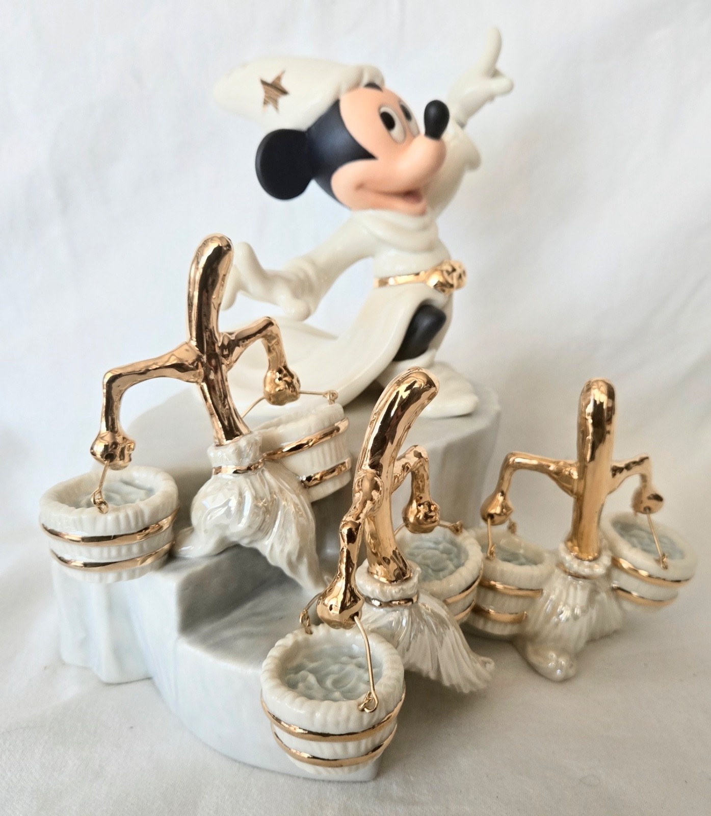 Gorgeous Lenox Disney Mickey The Sorcerer’s Apprentice Figurine Gorgeous Lenox Disney Mickey The Sorcerer’s Apprentice Figurine
