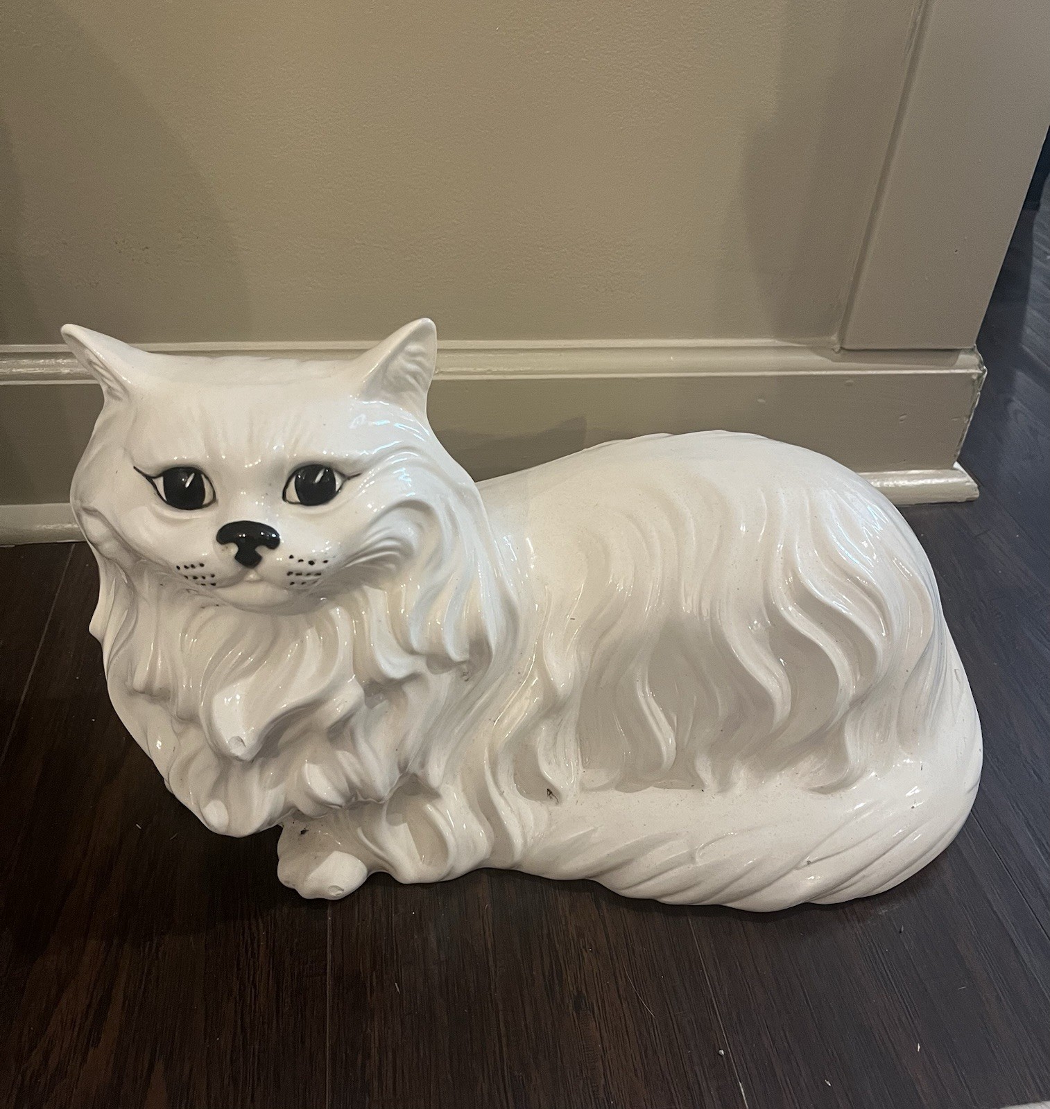 Vtg White Persian Cat Statue Lying Down Ceramic 1975