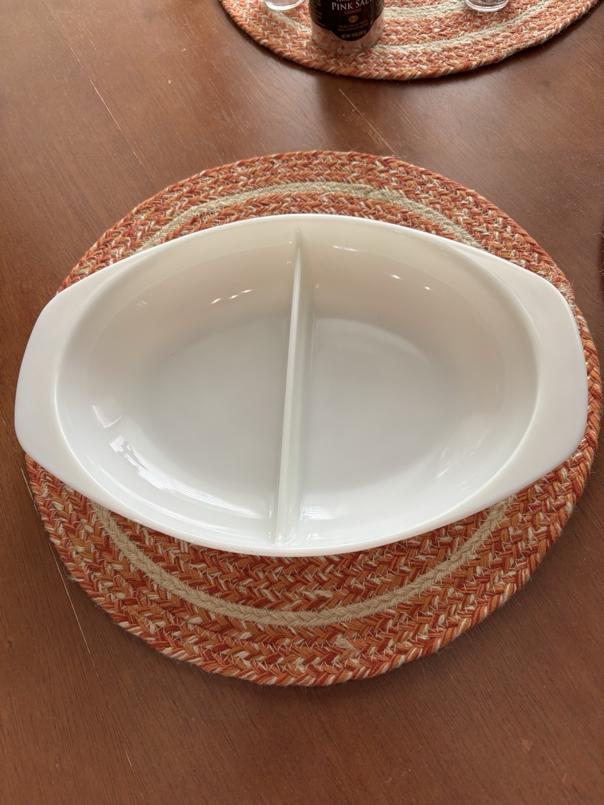 Vintage Pyrex 1083 Milk Glass Divided Casserole Dish 1.5 Quart 13 in x 8.5in Vintage Pyrex 1083 Milk Glass Divided Casserole Dish 1.5 Quart 13 in x 8.5in